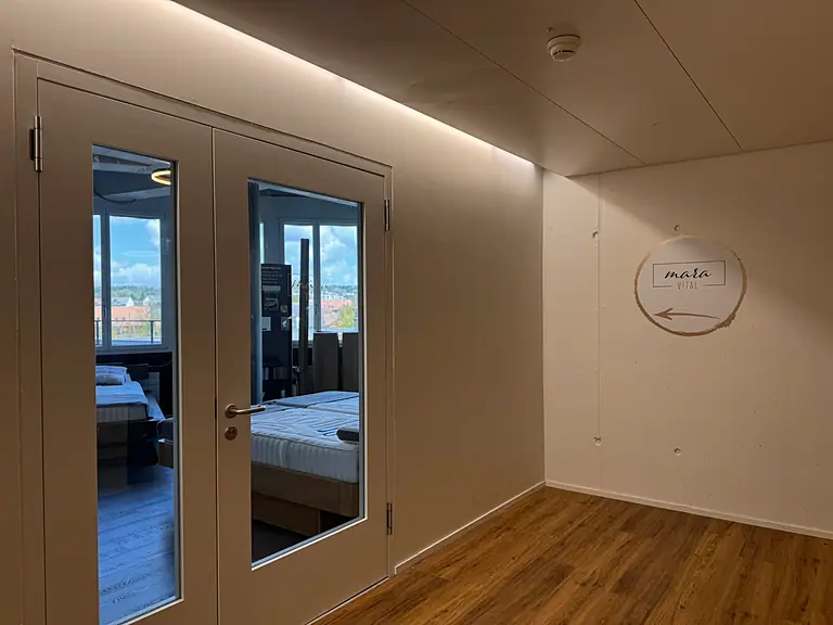 Eingang zum Mara Vital Showroom Volketswil
